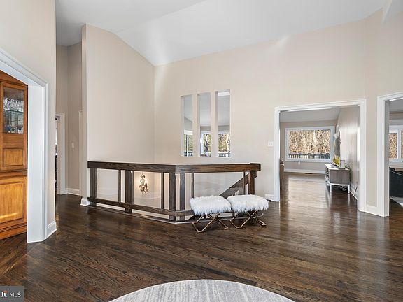 5th image of 11421 Twining Ln