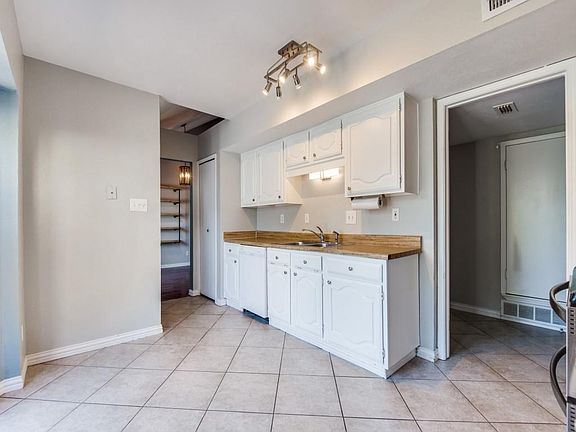 2nd image of 4324 Ireland Dr
