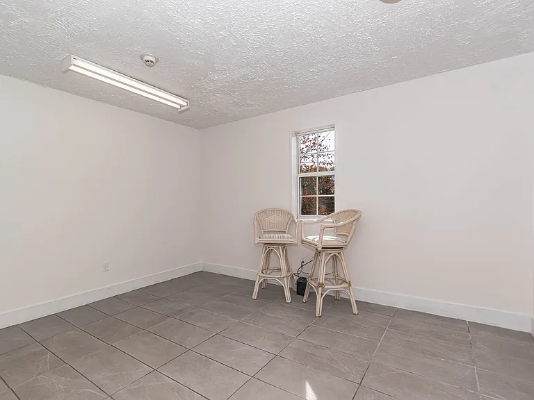 122 Frontage Rd #4 — Photo 8