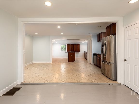 4th image of 248 Rear Arch Street