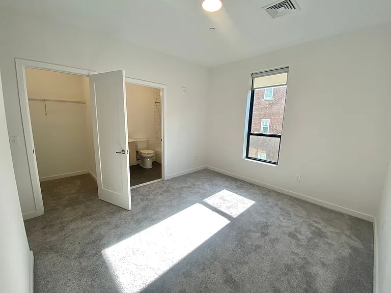 The Elm at 104 Howe St! — Photo 11