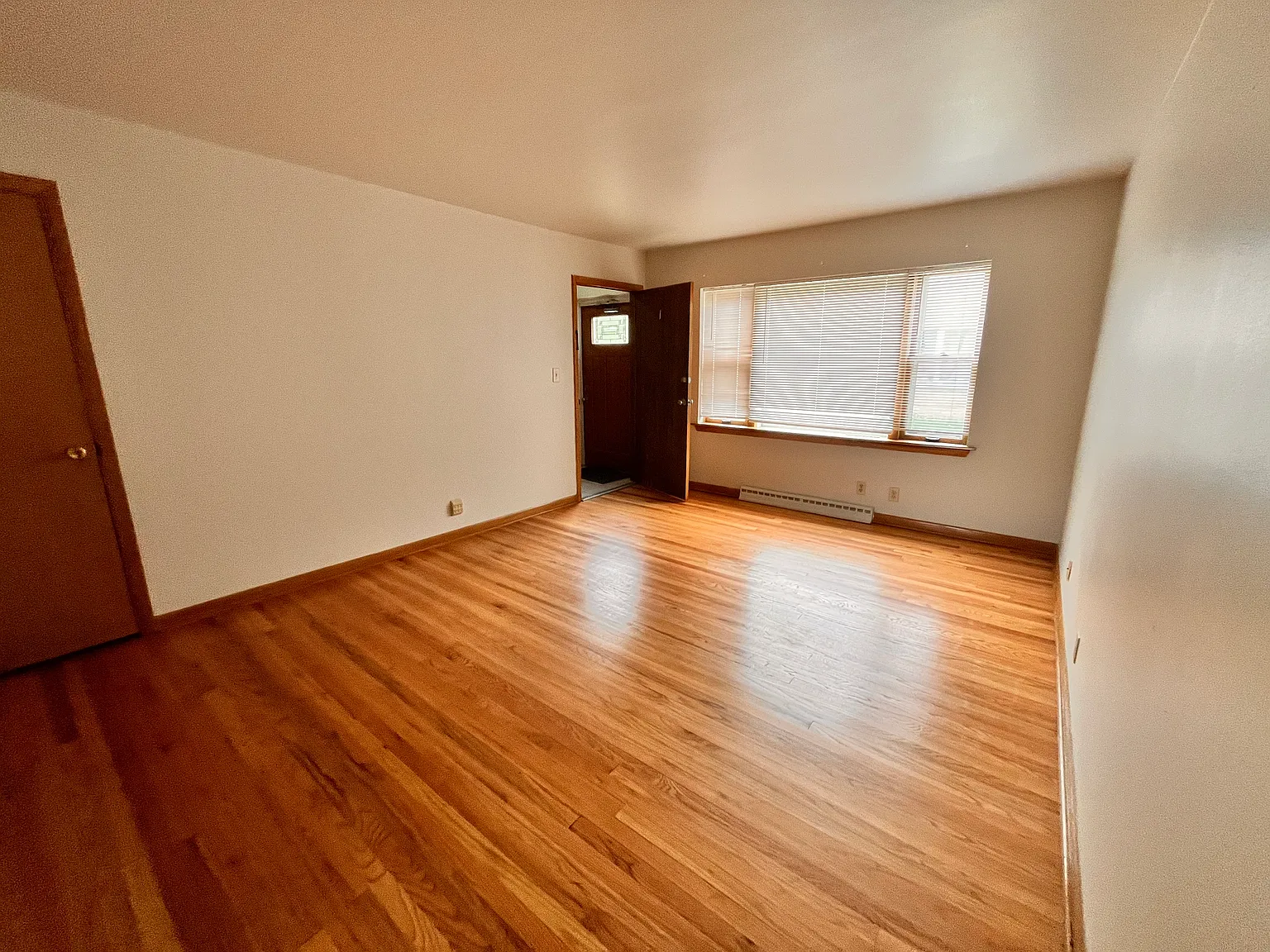 2 bed, 800 sqft, $1,025 — Photo 3
