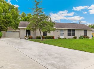 170 5th St, Naples, FL 34113