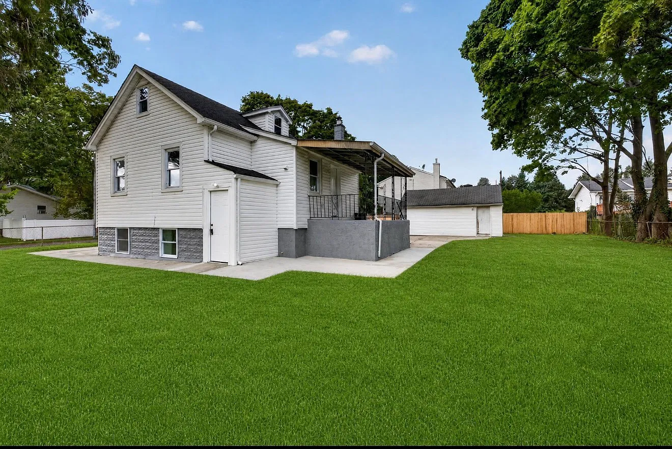 Apricot St, Central Islip — Photo 3