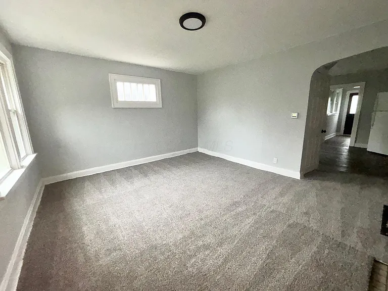 36 N Eureka Ave — Photo 1