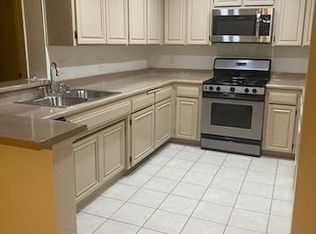 15010 Dickens St, Sherman Oaks, CA 91403