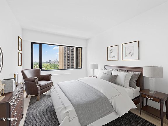 5th image of 58 W 58th St APT 27C
