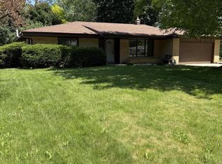 8414 S Verdev DRIVE, Oak Creek, WI 53154
