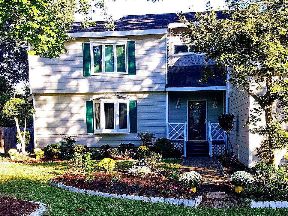 2nd image of 7 Manor Hill Ct