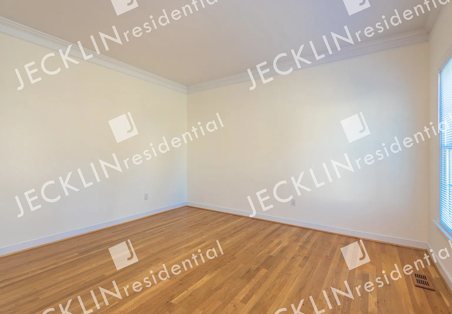 10653 Anna Marie Drive — Photo 3