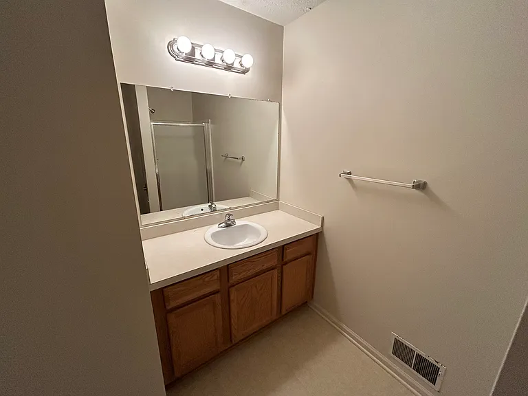 625 Renker Rd — Photo 23