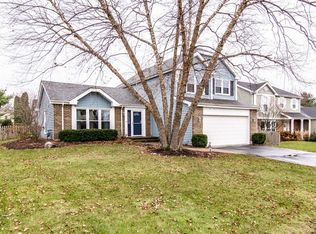 27W143 Sycamore Ln, Winfield, IL 60190