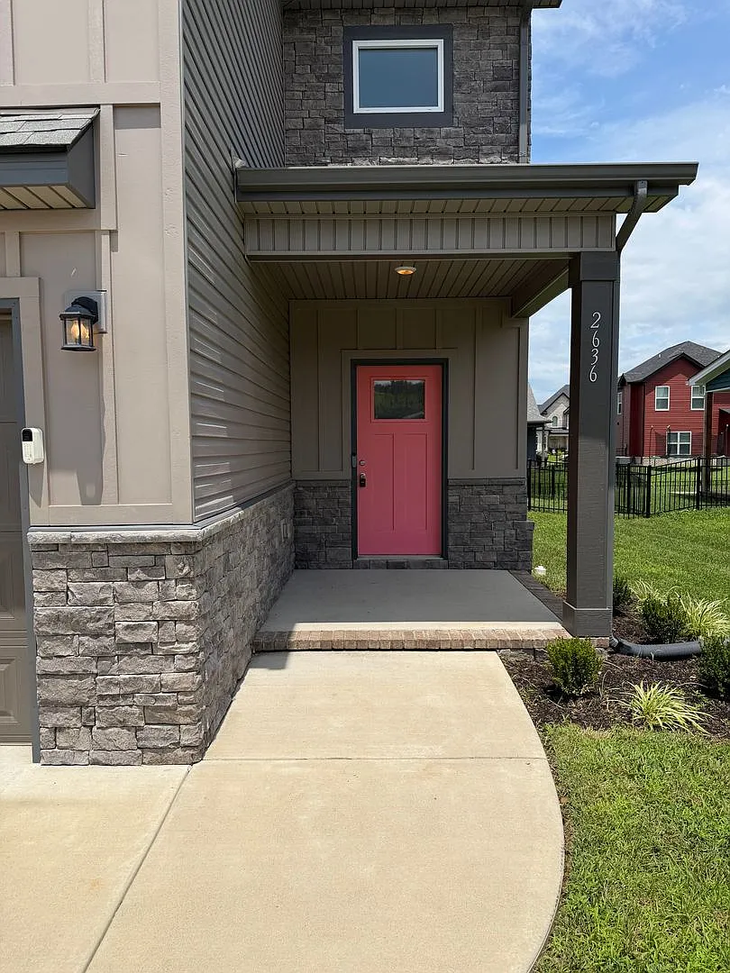 4 Bedroom Dog Friendly Home For Rent Near Post! — Photo 3