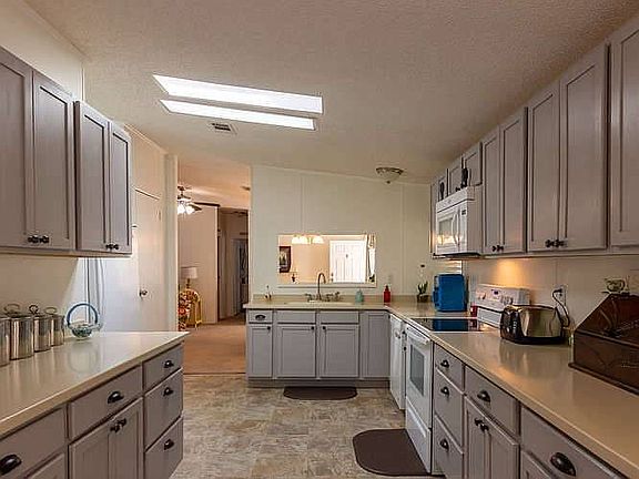 4th image of 10620 SW 27th Ave Lot M-8