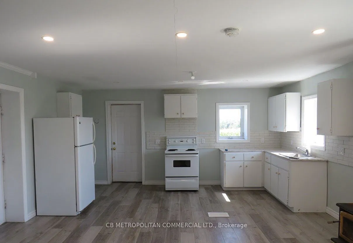 3 bed, $2,900 — Photo 3