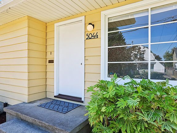 3rd image of 5044 SE Harold St