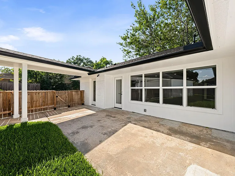 7631 Westwind Ln — Photo 29