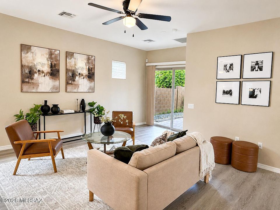 1st image of 290 W Calle Del Estribo