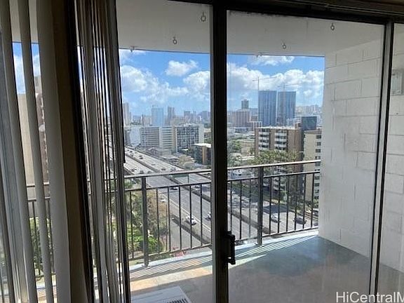 5th image of 1415 Victoria St APT 915