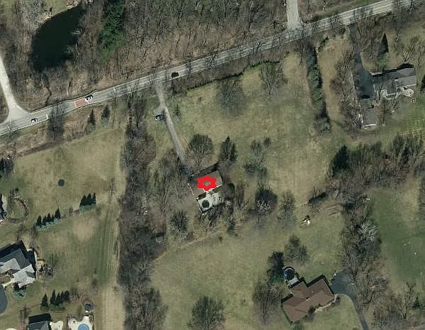 3527 Long Grove Rd photo 1