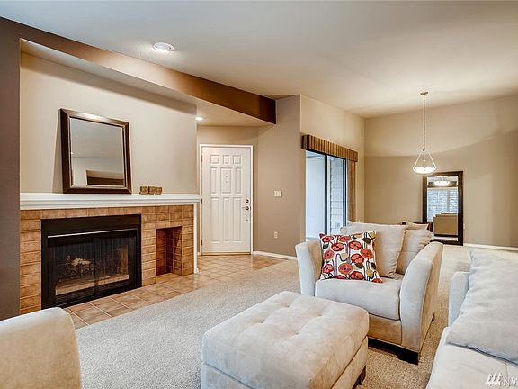 3rd image of 1318 Bellevue Way NE APT 2