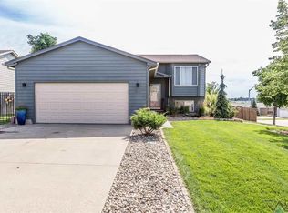 3840 N Gemini Dr, Sioux Falls, SD 57107