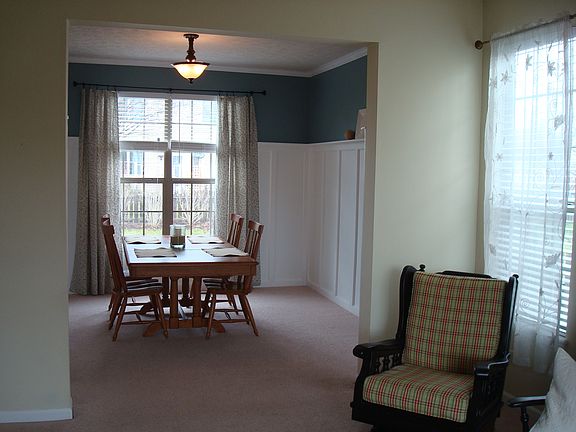 3rd image of 10663 Blackthorn Ct