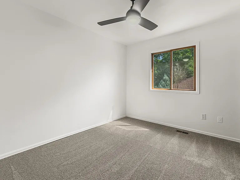Upstairs Bedroom #2