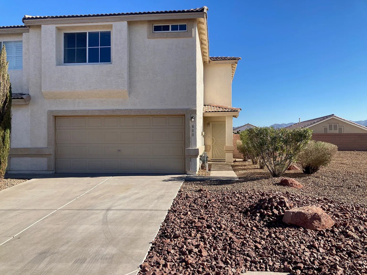 3 bed, 2.5 bath, 1370 sqft, $1,690 — Photo 1
