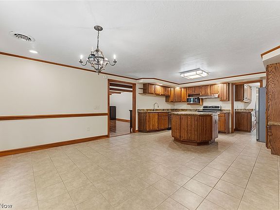 5th image of 981 Worton Park Dr