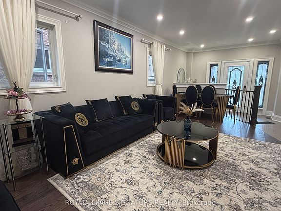 3rd image of 874 Mantle Cres