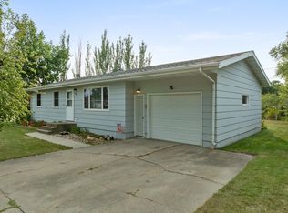 433 6th St NE, Garrison, ND 58540