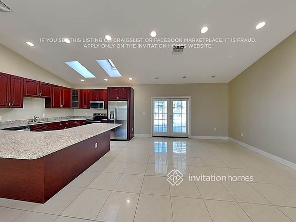 5th image of 2202 Curtis Dr N
