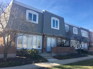 740 Lorraine Cir, Highland Park, IL 60035