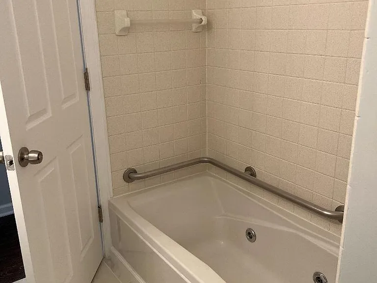 Briarwood Dr — Photo 14