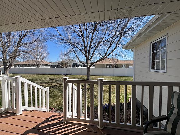 3rd image of 819 Crane Court