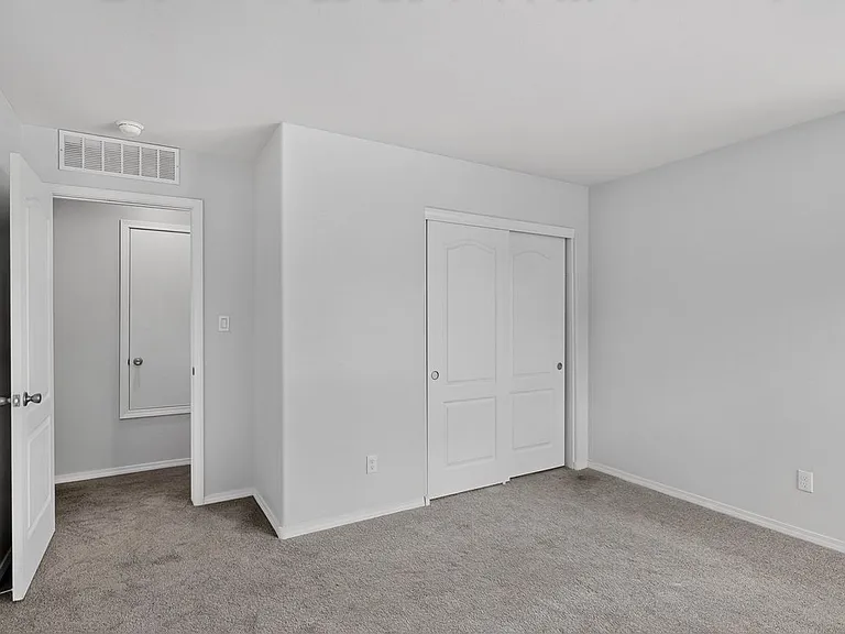 1504 Gulfstream Dr SE — Photo 19