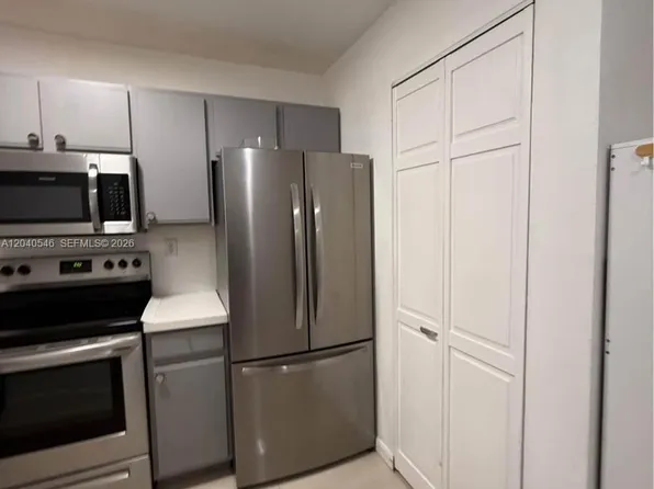 2198 NE 167th St #2198, Miami, FL 33162