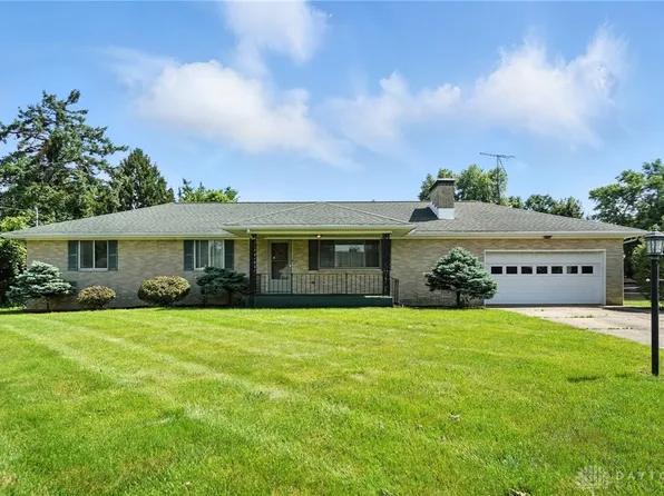 185 Countryside Dr, Enon, OH 45323