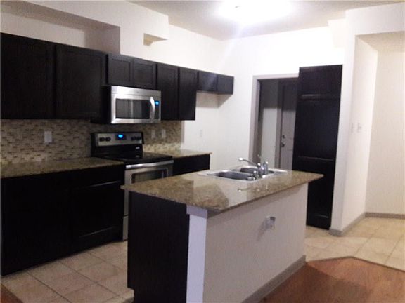 3rd image of 3961 Vista Mar Dr
