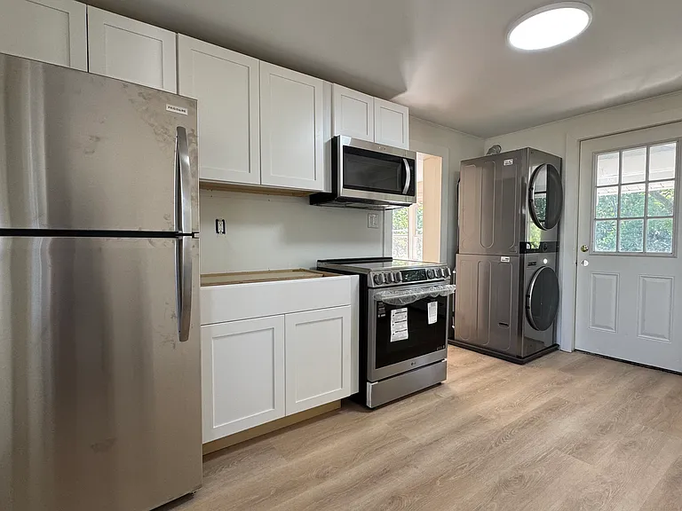 36 Thompson St #1 — Photo 5