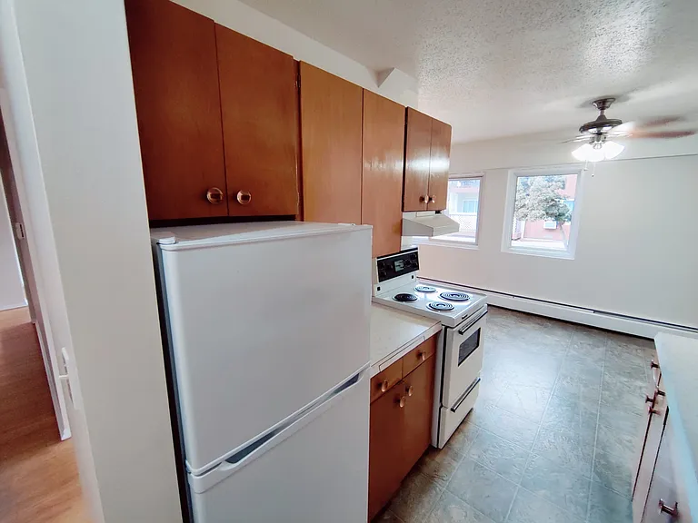 471 Winnipeg St — Photo 11