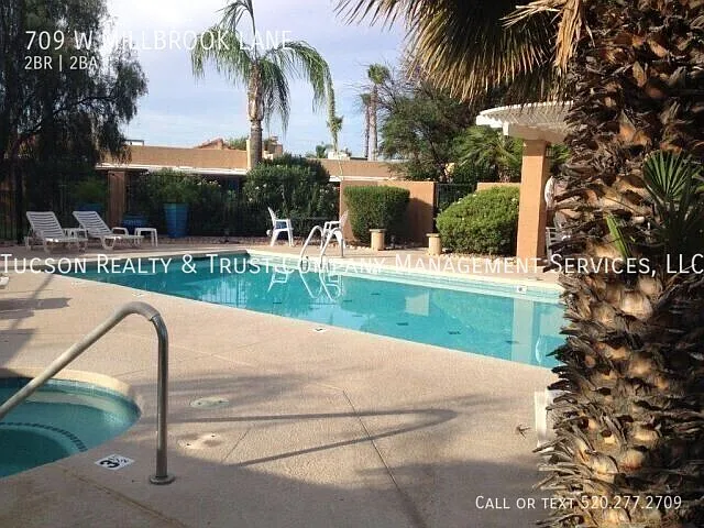 709 W Millbrook Ln — Photo 29