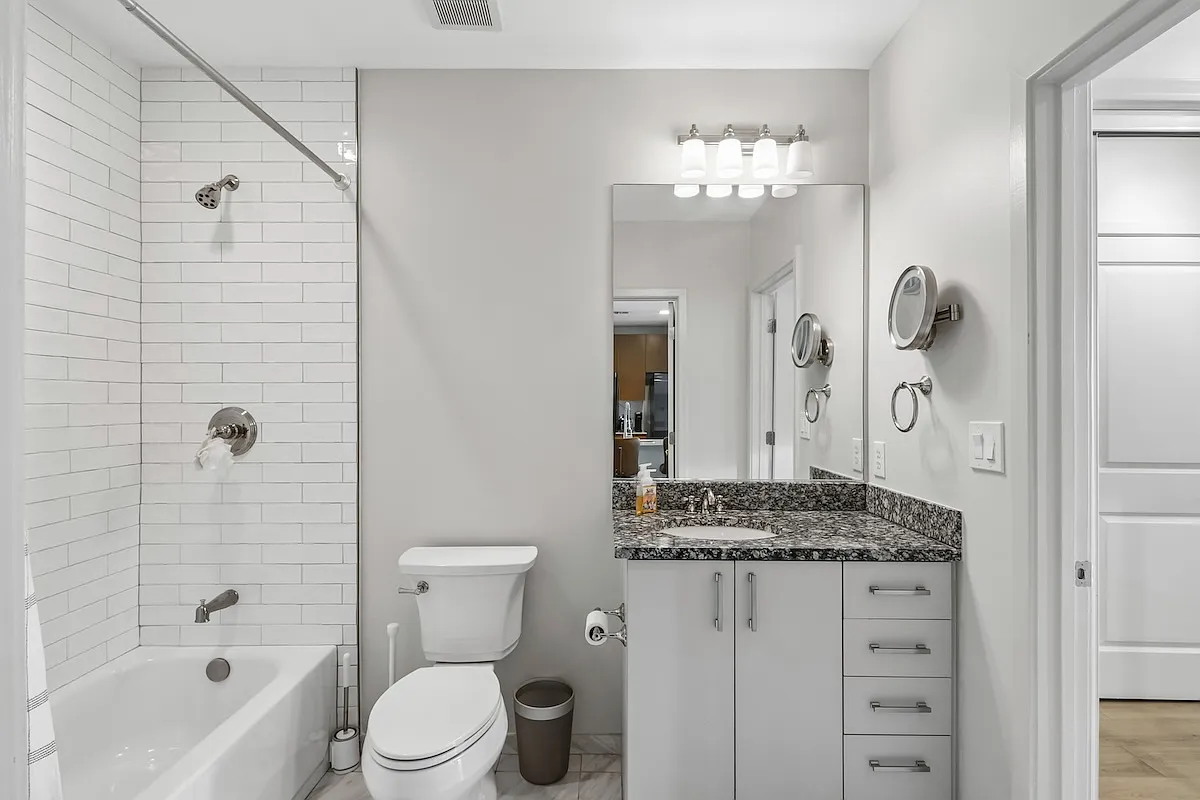 2 bed, 1032 sqft, $2,750 — Photo 2