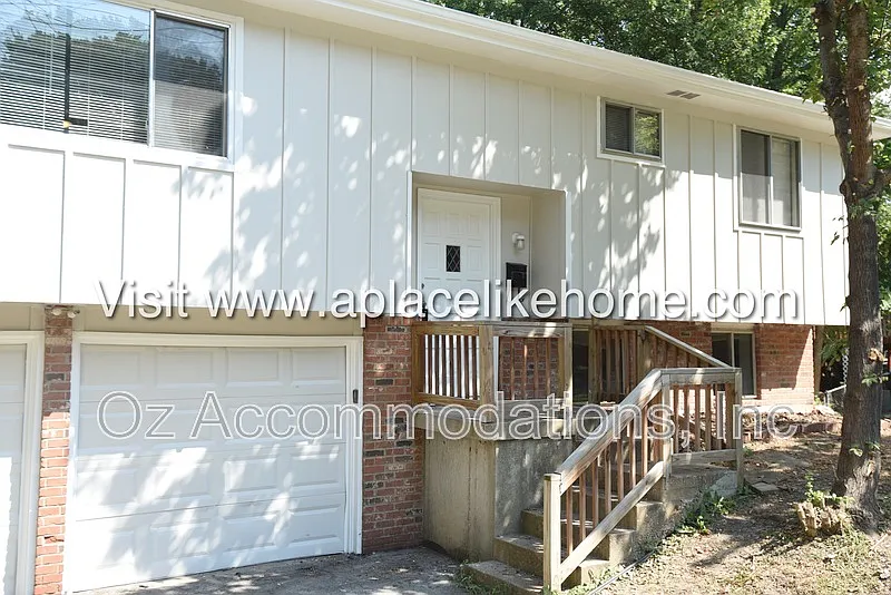 3 bed, 2.0 bath, 1400 sqft, $1,995 — Photo 4