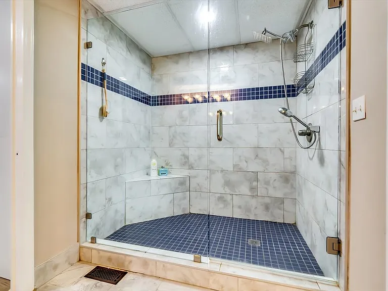 Mallard Lake Pl — Photo 18