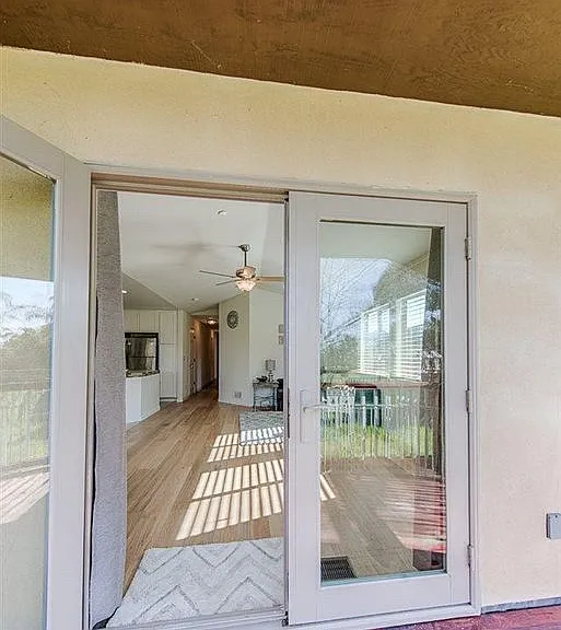 2422 Pinehurst Ct — Photo 16