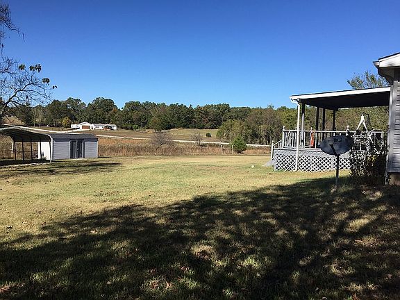 3rd image of 120 Lance Wood Dr