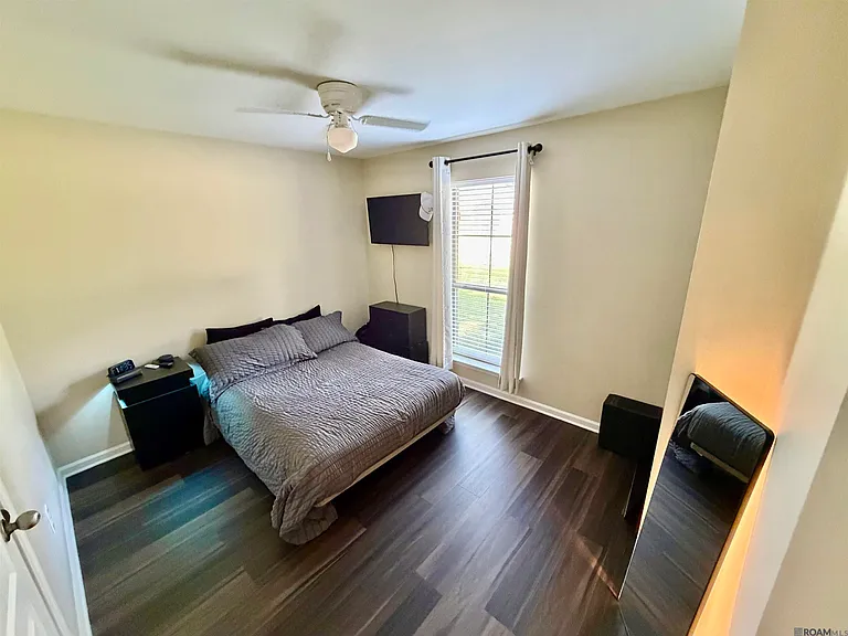 20760 Benton Heights Ave — Photo 5