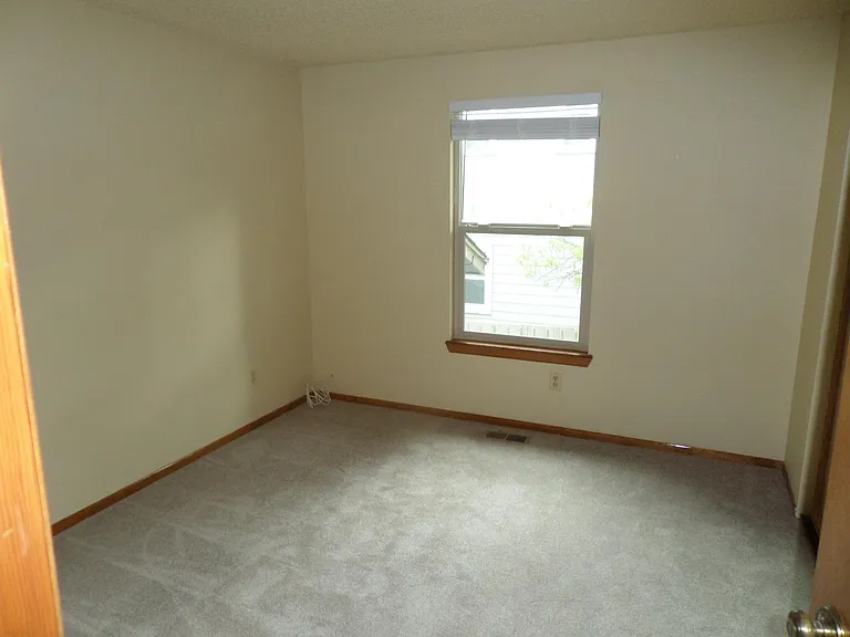 8135 Avens Cir — Photo 13
